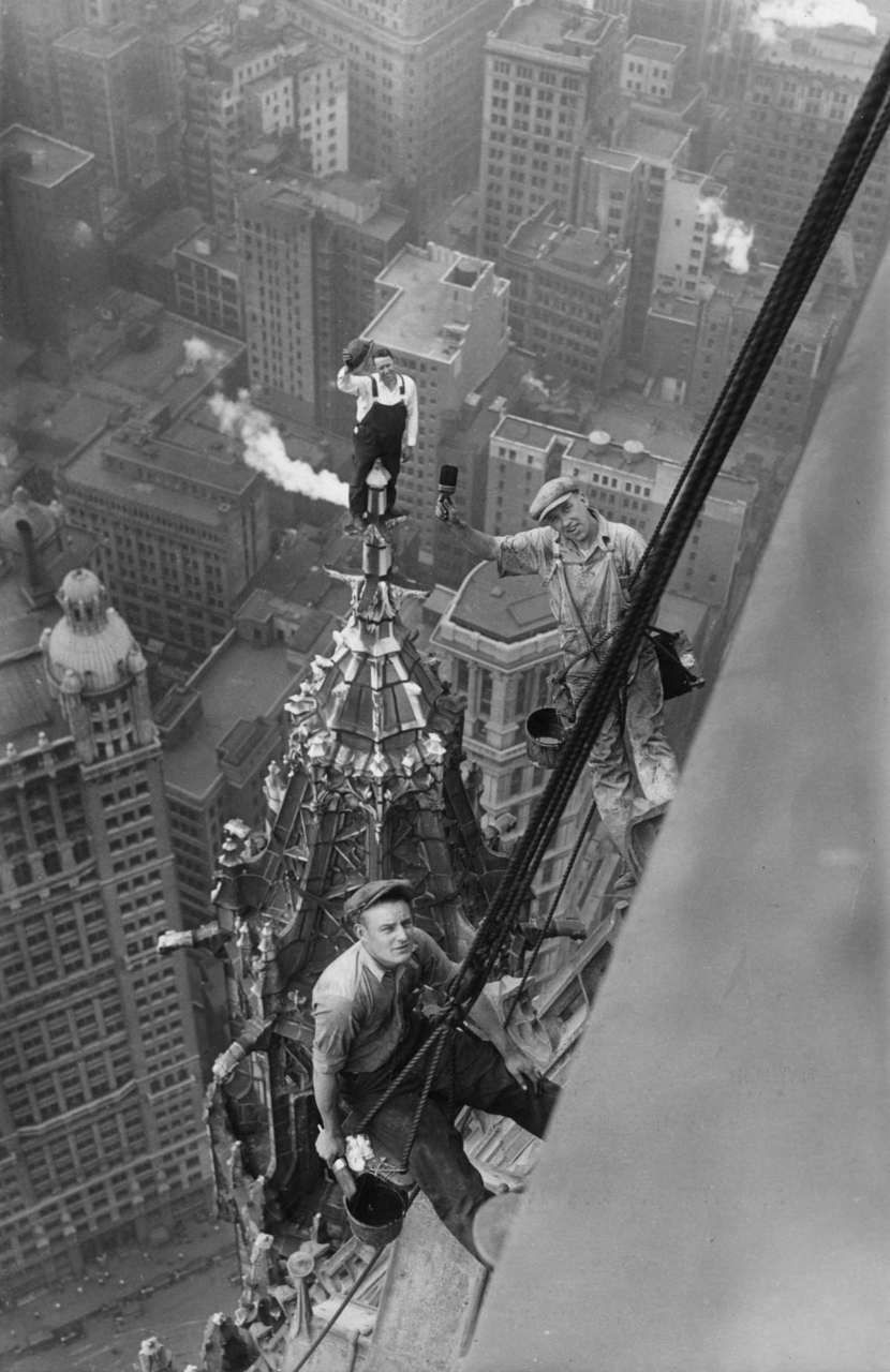 Workers atop the Woolworth Building, New York, 1926